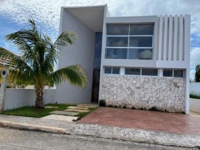 Casa en Venta en KM 6 CARRETERA, Merida - Motul, 97345 Mérida, Yuc. Conkal, Yucatan