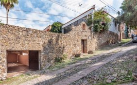 Casa de 3 rec. gran terreno y mejor vista aun, en el Centro Histórico.