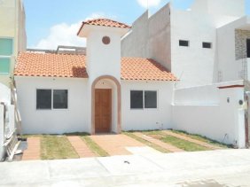 Casa en venta de una planta en Querétaro