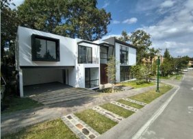 Casa en Venta en El Cielo Country Club Palomar, Jalisco