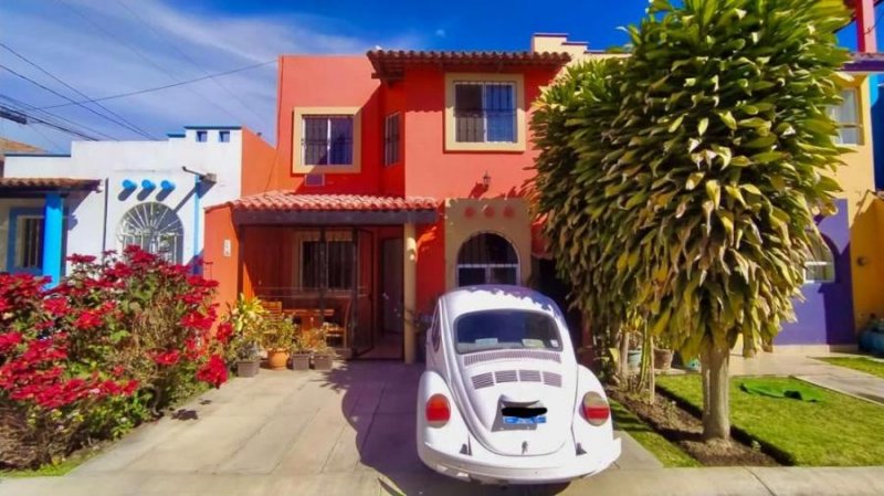 Casa en Venta en  San Antonio Tlayacapan, Jalisco