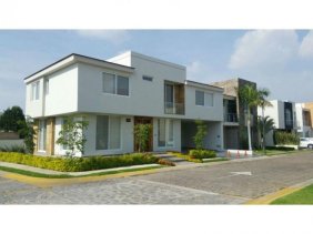 Foto Casa en Venta en Jardín Real, Zapopan, Jalisco - $ 5.250.000 - CAV175246 - BienesOnLine