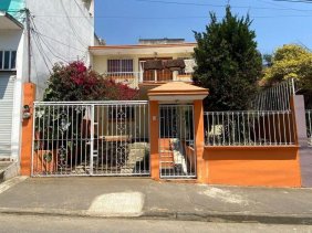 Casa en venta cerca de la salida a Coatepec