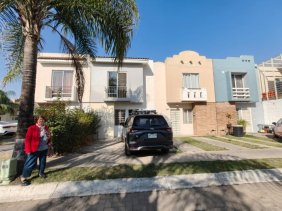 Casa en Venta en PARQUES DE SANTA CRUZ DEL VALLE Tlaquepaque, Jalisco