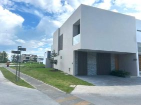 CASA EN VENTA EN SOLARES, ZAPOPAN