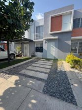 Casa en Venta en FRACCIONAMIENTO PARQUES SANTA CRUZ DEL VALLE Tlaquepaque, Jalisco