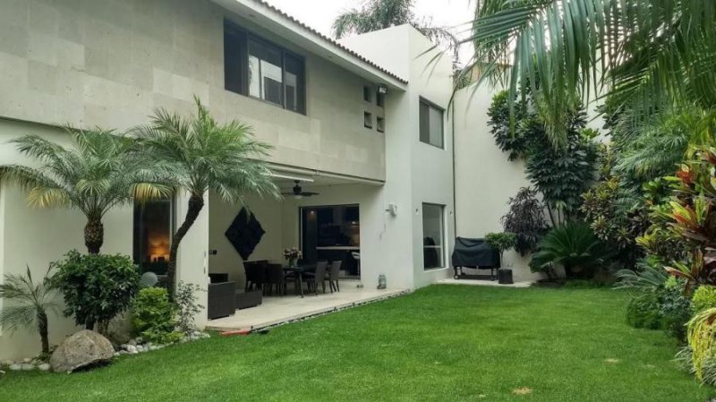 Foto Casa en Venta en Fracc. Villas del Lago, Cuernavaca, Morelos - $ 12.000.000 - CAV261800 - BienesOnLine