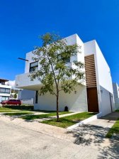 Casa en Venta en Fraccionamiento Los Robles Residencial Zapopan, Jalisco