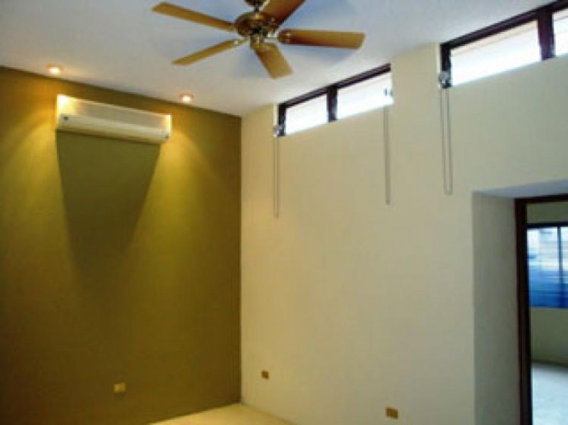 Foto Casa en Venta en RINCÓN DE LA PRIMAVERA, Guadalupe, Nuevo Leon - $ 4.125.000 - CAV114815 - BienesOnLine