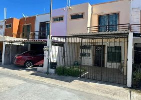 EN VENTA CASA EN CONDOMINIO
