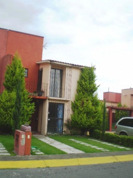 Foto Casa en Venta en Toluca, Toluca de Lerdo, Mexico - $ 945.000 - CAV28220 - BienesOnLine