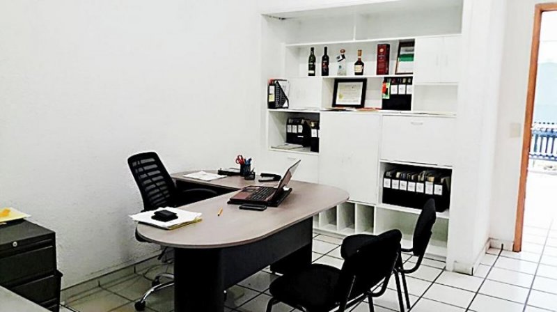 Foto Oficina en Renta en ARCOS VALLARTA, GUADALAJARA, Jalisco - $ 10.000 - OFR298731 - BienesOnLine
