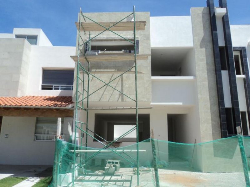 Foto Casa en Venta en Lomas De Angelópolis, PARQUE HABANA, San Andrés Cholula, Puebla - $ 2.650.000 - CAV137905 - BienesOnLine