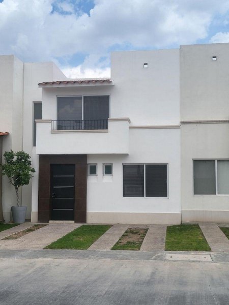 RENTA CASA AMUEBLADA EXCELENTE UBICACION