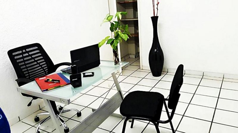 Foto Oficina en Renta en ARCOS VALLARTA, GUADALAJARA, Jalisco - $ 7.800 - OFR302254 - BienesOnLine