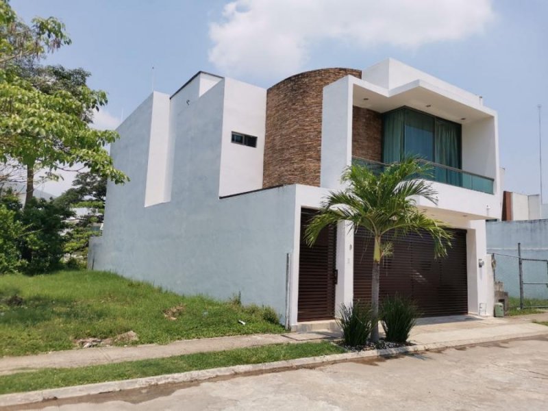 Rento Casa en Fraccionamiento Palmira