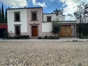RENTO CASA SI MUEBLES AMPLIA EN ZONA RESIDENCIAL CERCA CHARCO INGENIO EN SAN MIGUEL DE ALLENDE GUANA