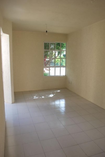 Foto Casa en Venta en FRACCIONAMIENTO VILLAS DEL MAR, Cancún, Quintana Roo - $ 355.500 - CAV34371 - BienesOnLine