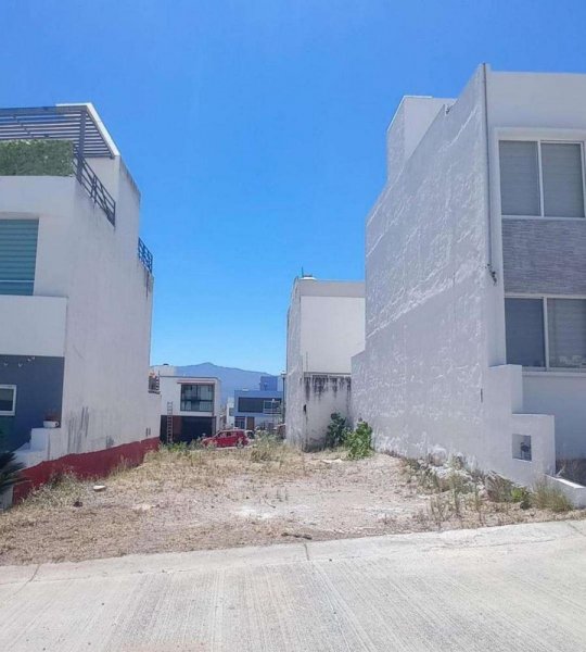 Venta de Terreno muy cerca de Paseos del Valle