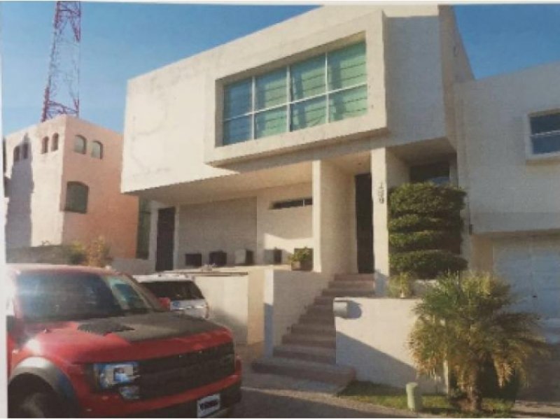 Foto Casa en Venta en Jardín Real, Zapopan, Jalisco - $ 4.215.000 - CAV174814 - BienesOnLine